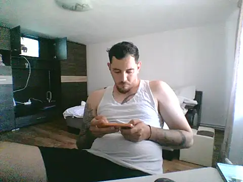 dannyel016 (Ask my age) - Make me cum 🤭