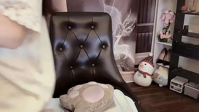 Shenlly live webcam show