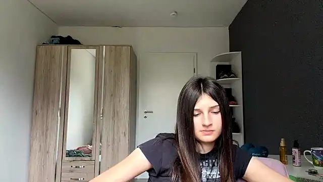 spanishrooter - SpanishRooter's free webcam - UK Sex Cams