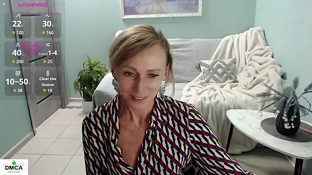 HornyMilf_777 webcam