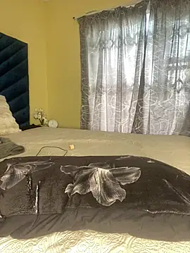 Ebony_Warlock_ webcam