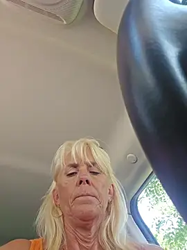 nathotsexy1 (Ask my age) - Dildo in pussy