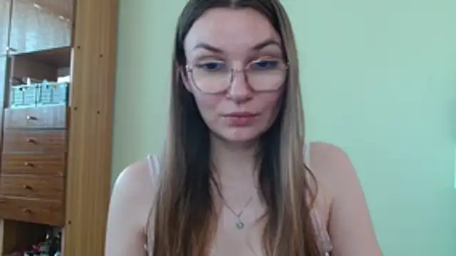 LooveELLYx webcam