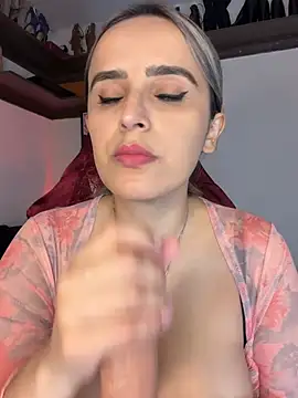 Sara_Mills06