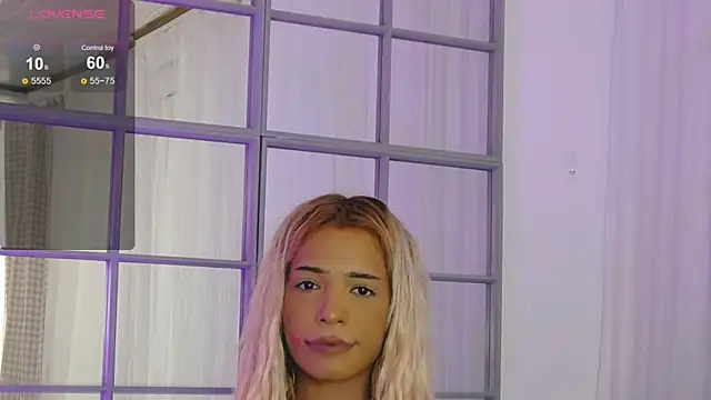 SarahRaynex webcam