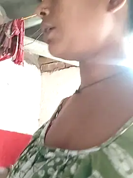 Sweet-runi live webcam show