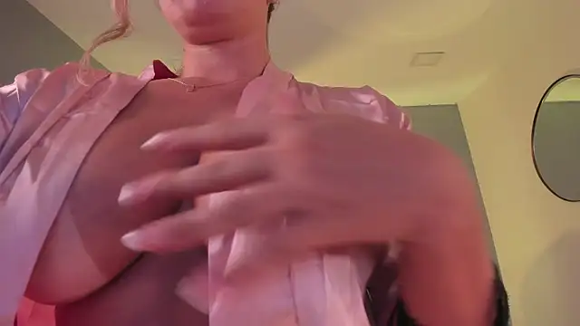 KylaMorrison live webcam show