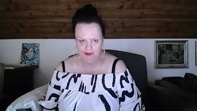 TiffanyMature webcam