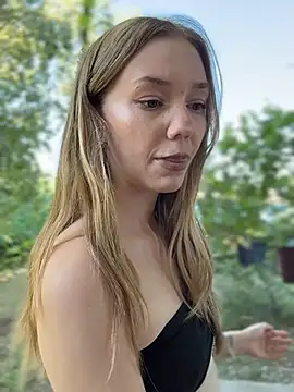 MilaMoone webcam