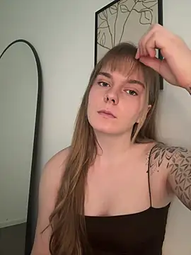 LisaFreierxx webcam