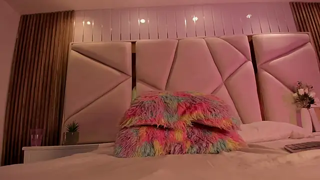 chloe_larson - Chloe_larson's free webcam - UK Sex Cams