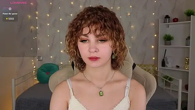 kira__fluffy - Kira__Fluffy's free webcam - UK Sex Cams