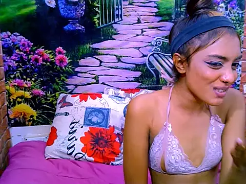 IndianPretty14u2Luv webcam