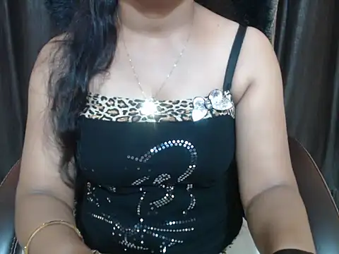 Kudi_Kiyara live cam on StripChat