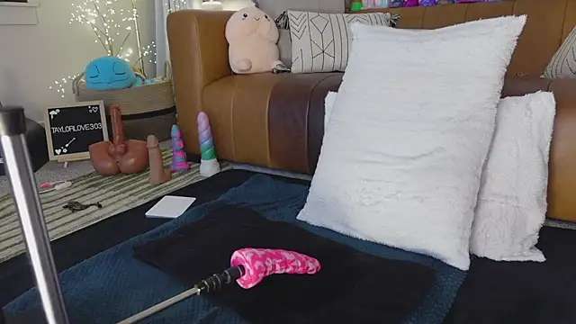 Taylorlove303 webcam