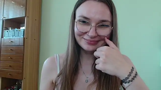 LooveELLYx webcam