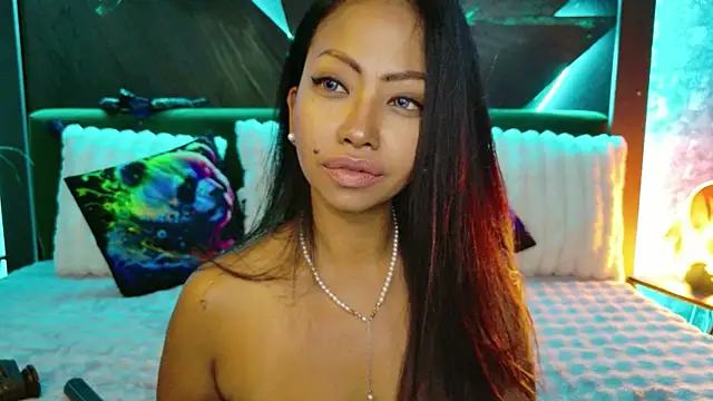 ElyaQuinn webcam