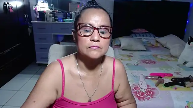 pervert_mommy_ live cam on StripChat