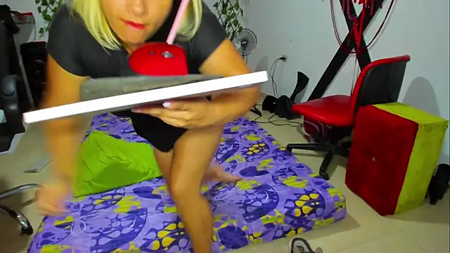 hotandfierylatinos2023 live cam on StripChat