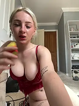BlondieMbaddie webcam