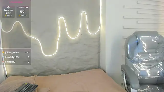 Zoebluntone webcam