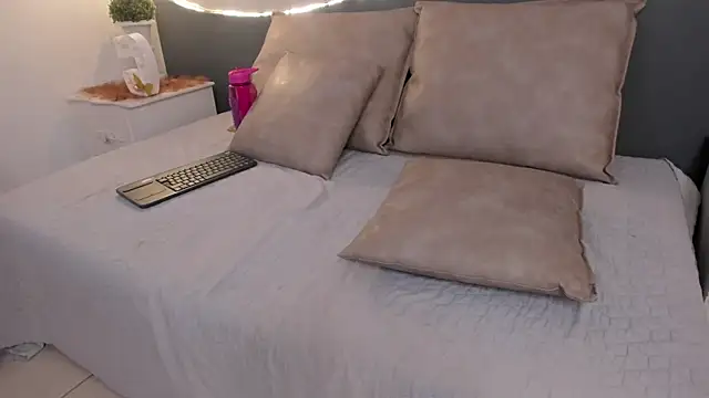 CannelaSmith webcam