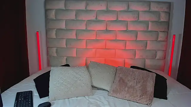 HollyGrey_ webcam