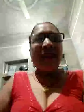 Loomaraj live webcam show