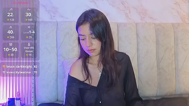 Alahia_Bloom webcam