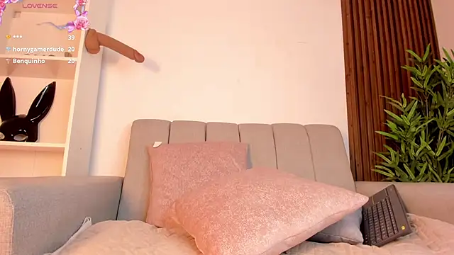 alessia_moon1 live webcam show