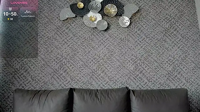 XValkyrieX live webcam show