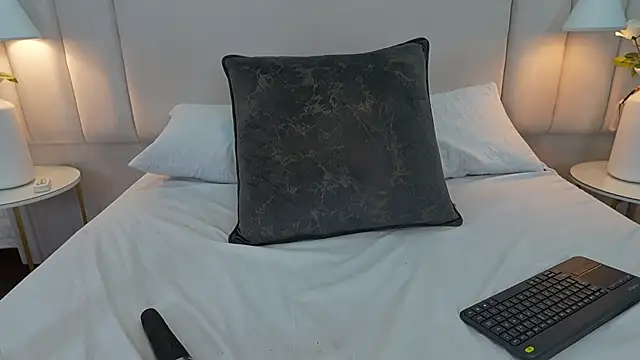 GabyJones_ webcam