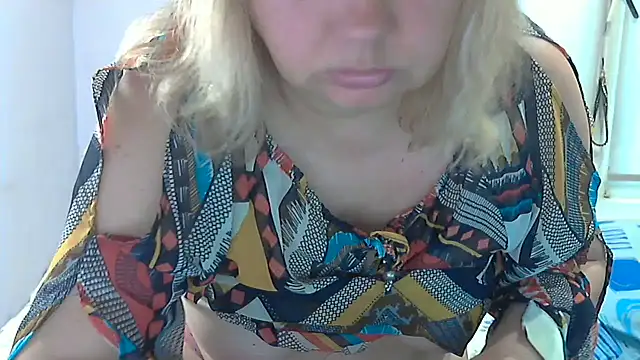 Lusi-777 live cam on StripChat