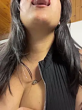 SWEETLILY18 webcam