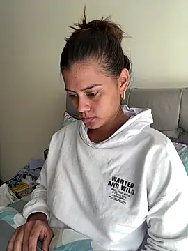 RachelWeisz_ webcam