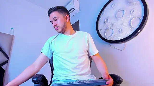 mike_257 webcam
