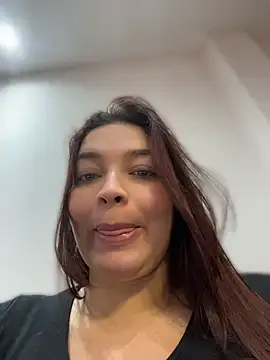 sarahreyess_11 live cam