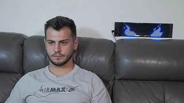 CrazyDom1 live cam