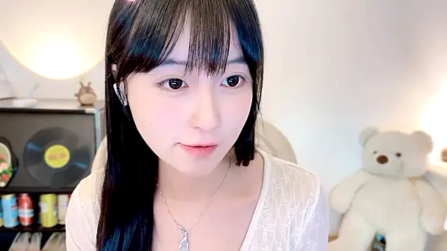Onechestnut live webcam show
