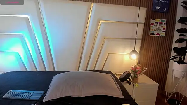 lilit_doll (T teen) - lick my armpits