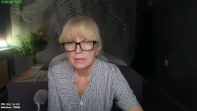 Dr_Mireille live webcam show