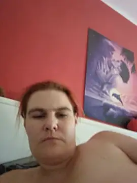 GoldenWifee live webcam show