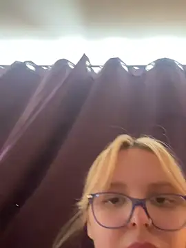 lucyyyxoxo live webcam show