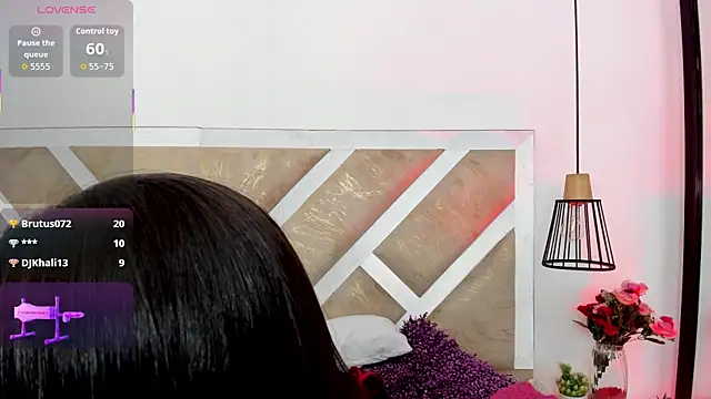 ZiaCalifa live webcam show