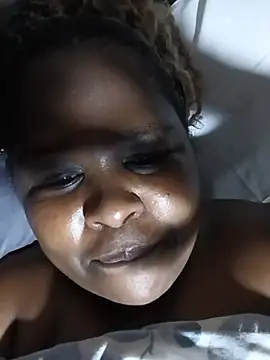 GaggingSlutXx webcam