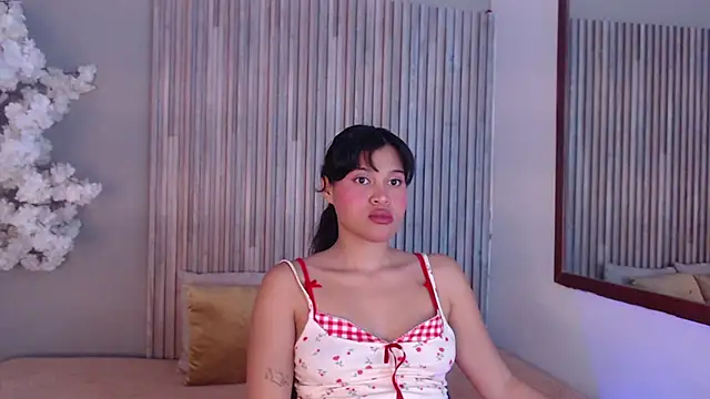 Kitty_Desire2 webcam