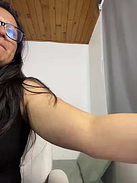 SWEETLILY18 webcam