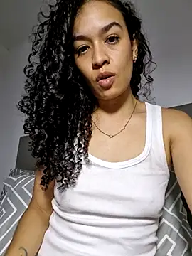 VelvetCurls live webcam