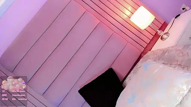 Camille_deluxe's room