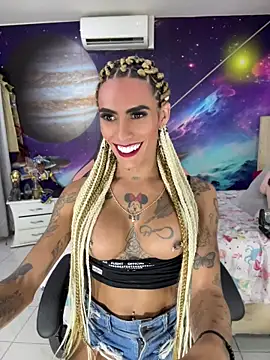 Nella_Dolls's room